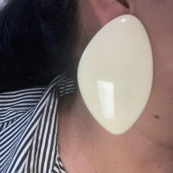 Anthropologie Acrylic Cream Earrings - Picture 8 of 13